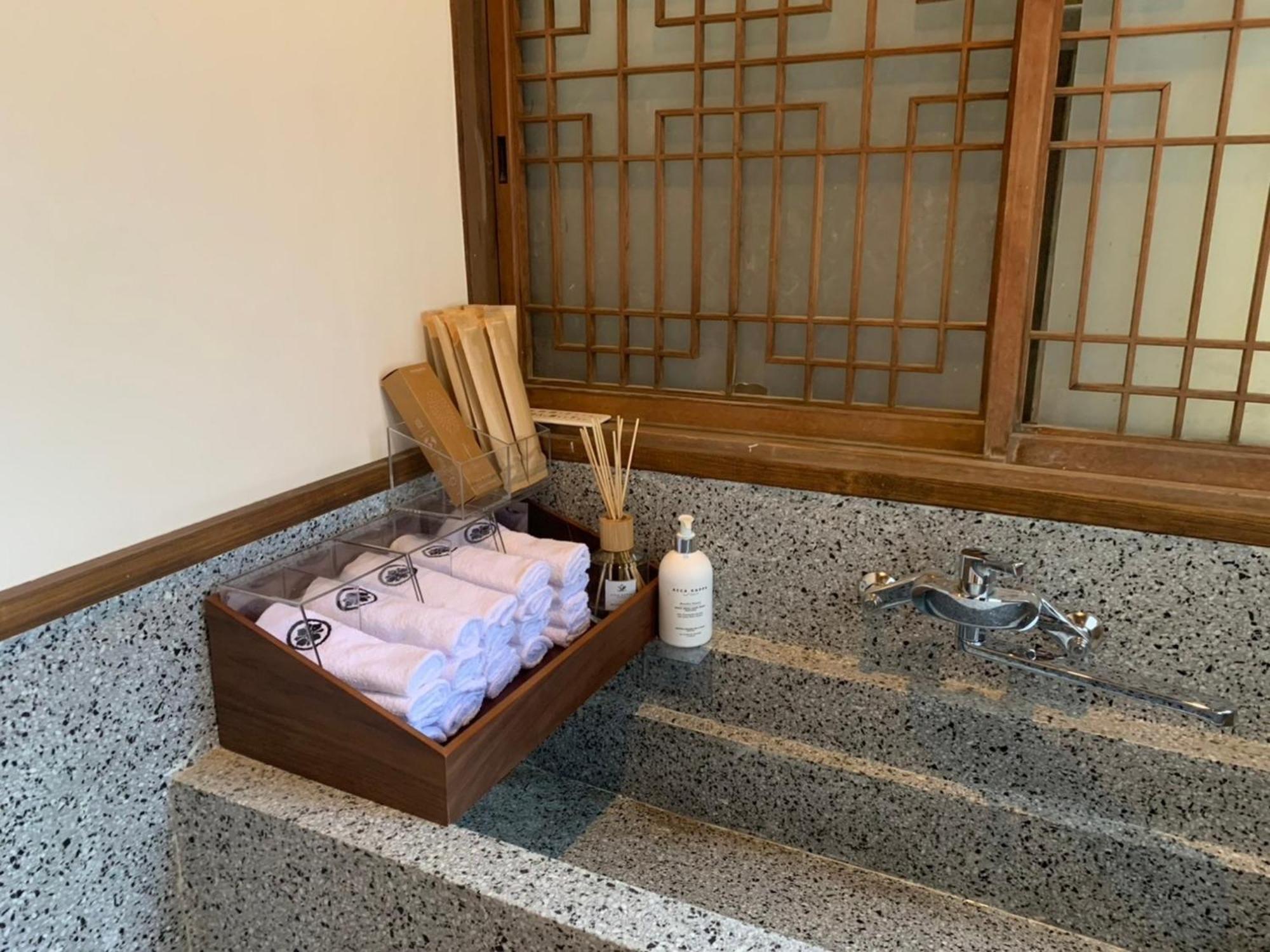 Shiseki Ryokan Kagetsu Taishoukan - Vacation Stay 48535V Takeo Eksteriør bilde